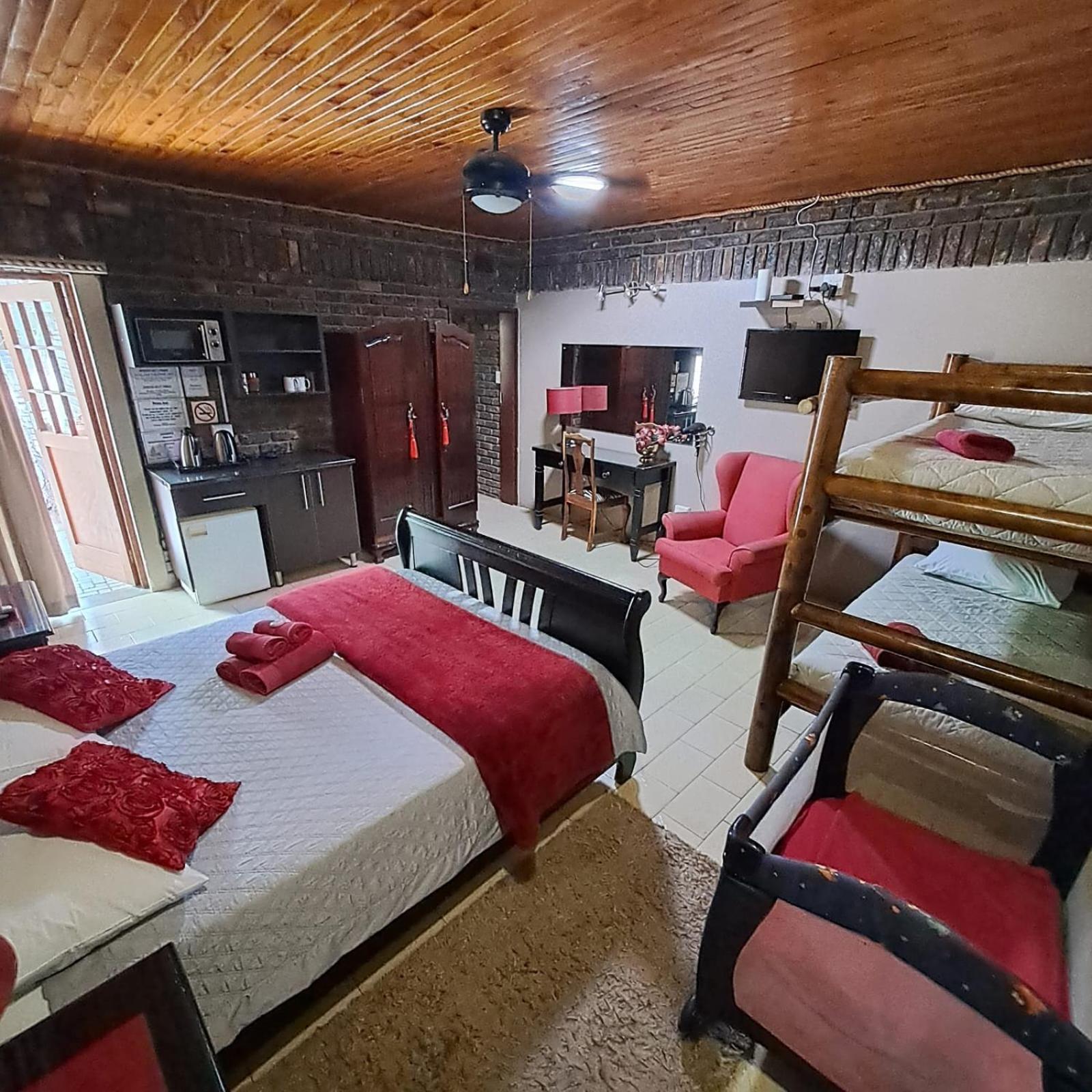 Royal Game Guest House Палаборва Екстериор снимка